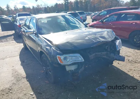 2013 Chrysler 300C Awd z USA, uszkodzony, nr VIN 2C3CCAKG3DH645185